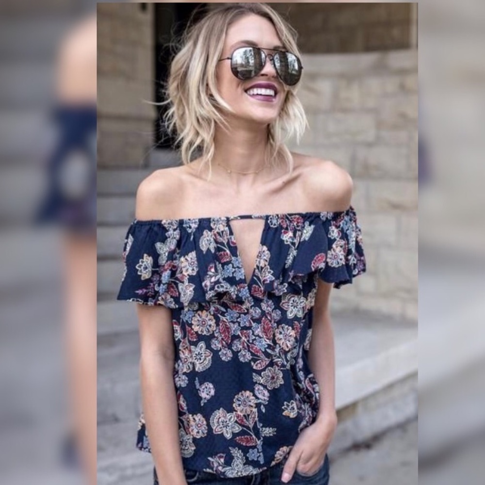 Vici Ria off the Shoulder Top NWOT